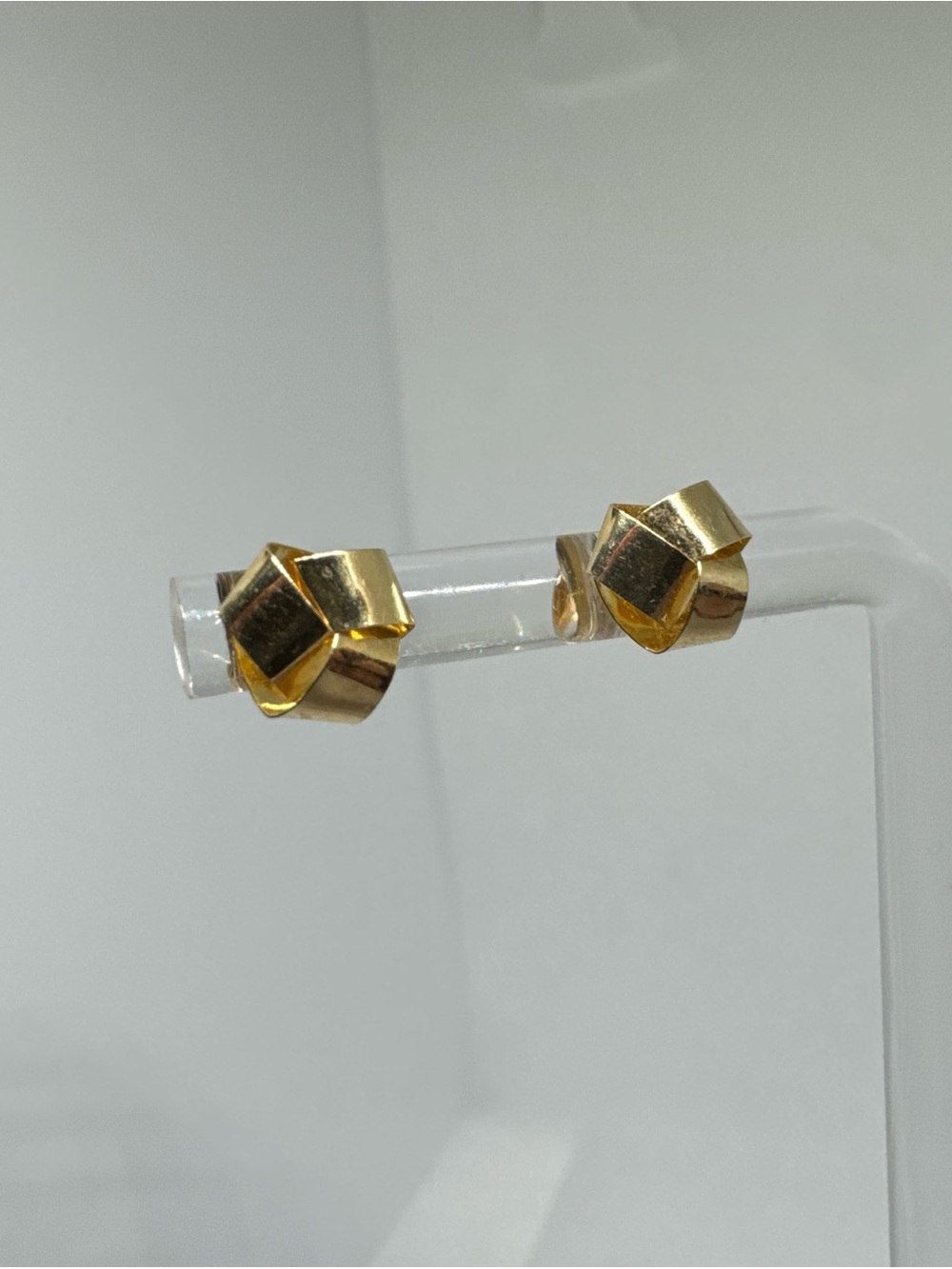 14k Yellow Gold Knot Stud Earrings Beautiful Design Pierced Ears with Gold Backs